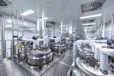 东阳光集团:向新而行链成群,跨越发展起高峰!