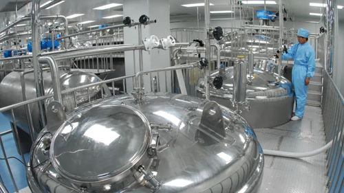 我市大力发挥产业集群优势 展现医药名城风采